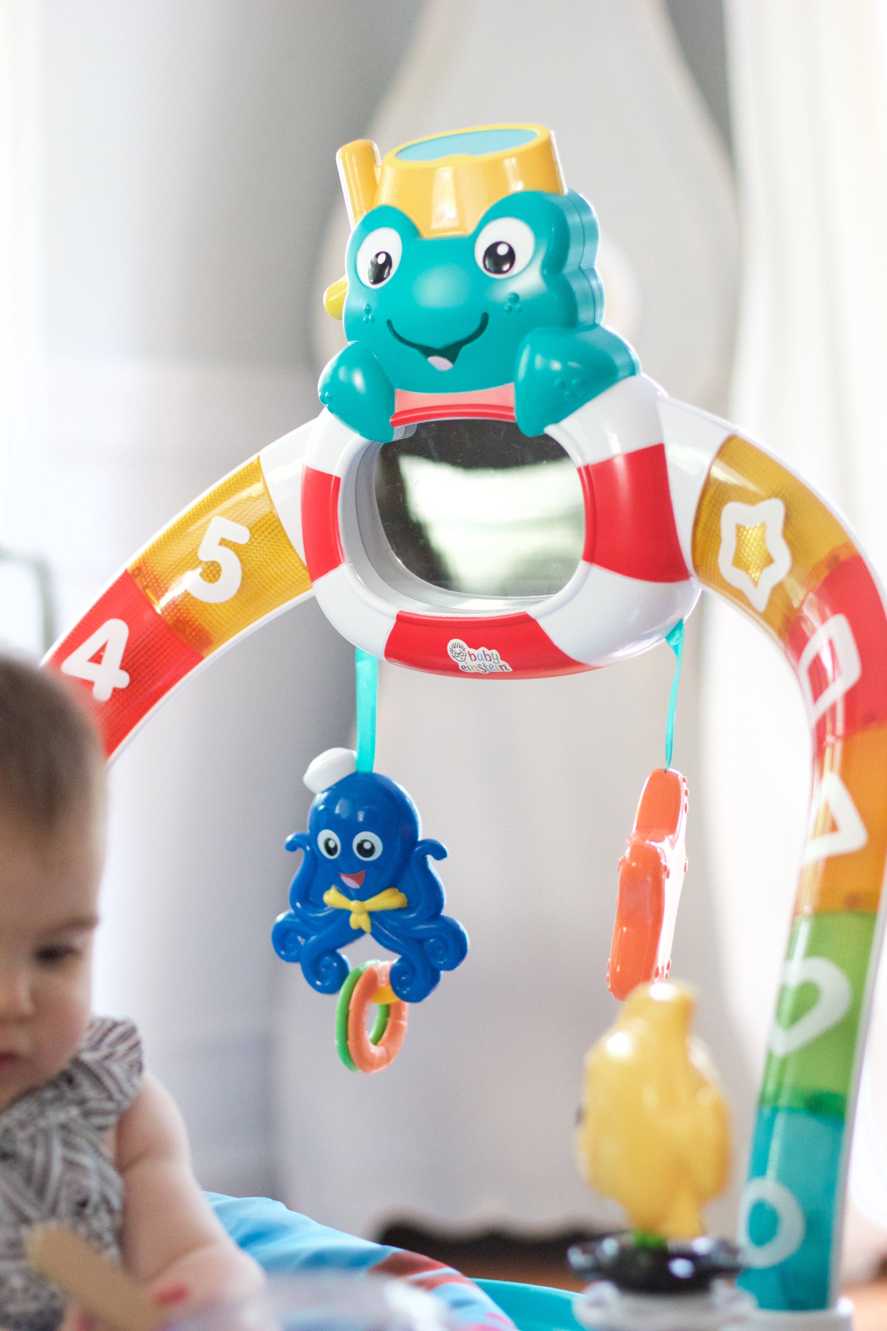 Mom + Baby // Baby Einstein 2in1 Lights & Sea Activity Gym and Saucer